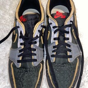 Nike Air Men's Black and Gold Sneakers